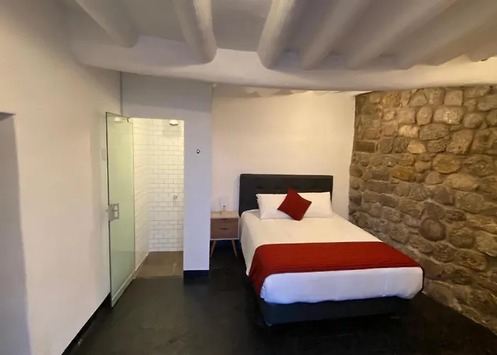 Hostel Intro *