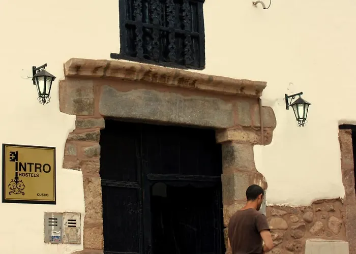 Intro Hostel *